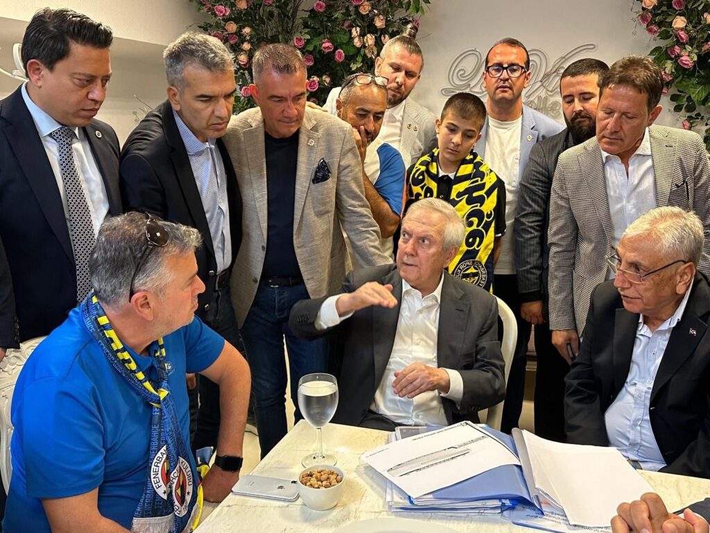 Fenerbahçe's presidential candidate Aziz Yıldırım (C) speaks during a meeting with congress members and fans, Izmir, Türkiye, May 28, 2024. (DHA Photo)