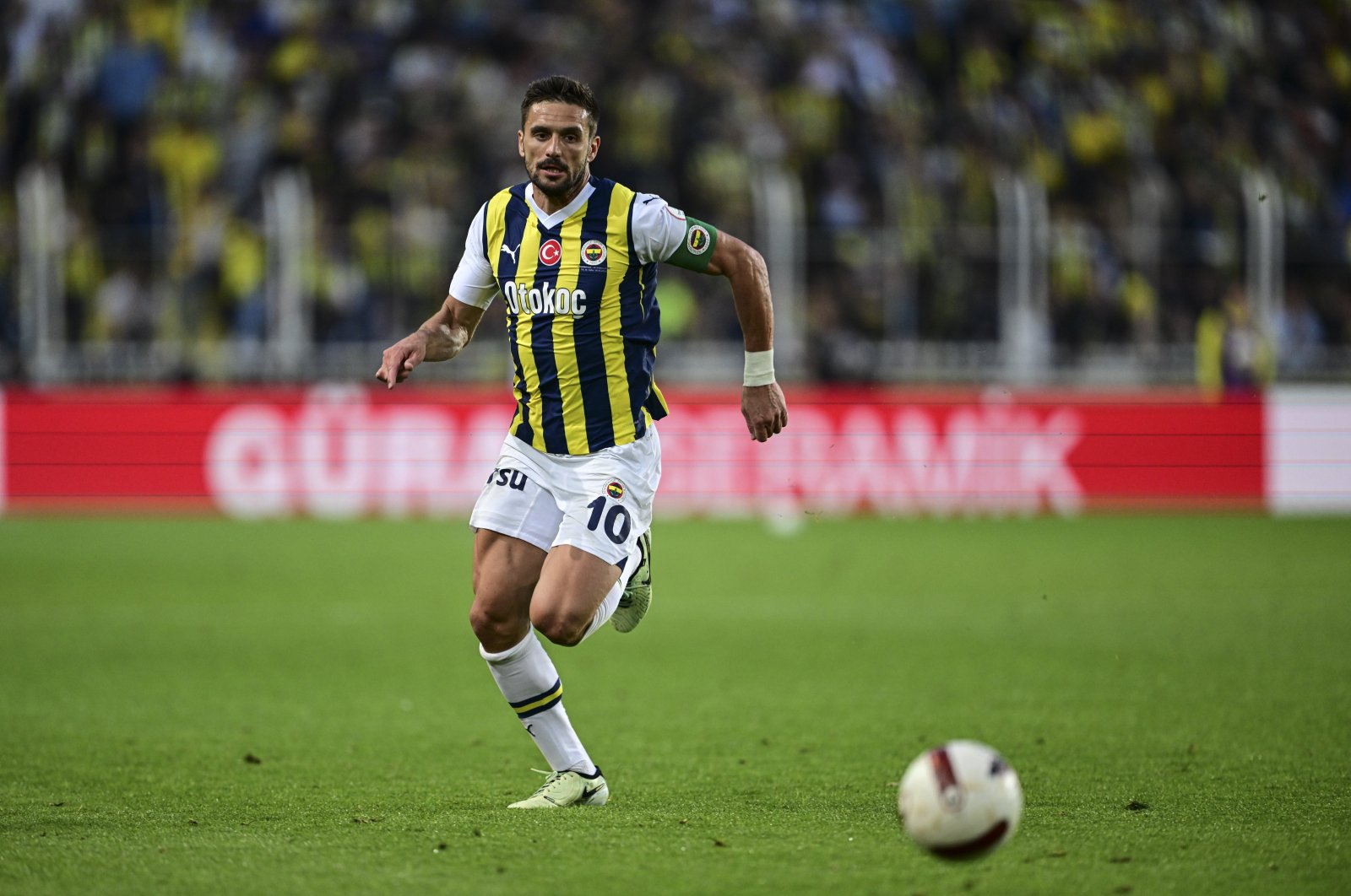 Fenerbahçe's Dusan Tadic in action during a Süper Lig match against Istanbulspor at the Ülker Stadium, Istanbul, Türkiye, May 26, 2024. (AA Photo)
