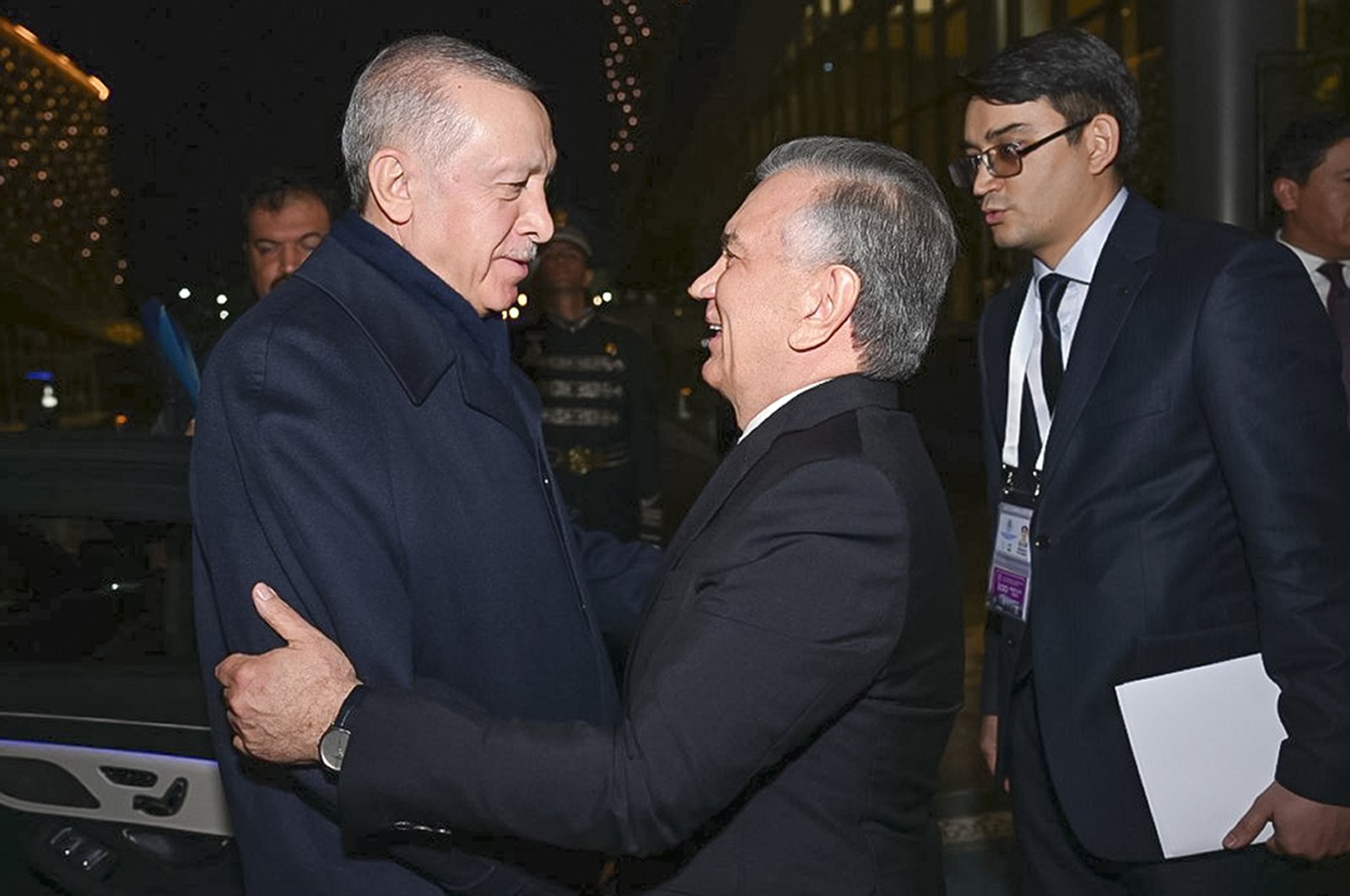 Uzbekistan's President Shavkat Mirziyoyev (front R) greets President Recep Tayyip Erdoğan, Tashkent, Uzbekistan, Nov. 8, 2023. (AP Photo)