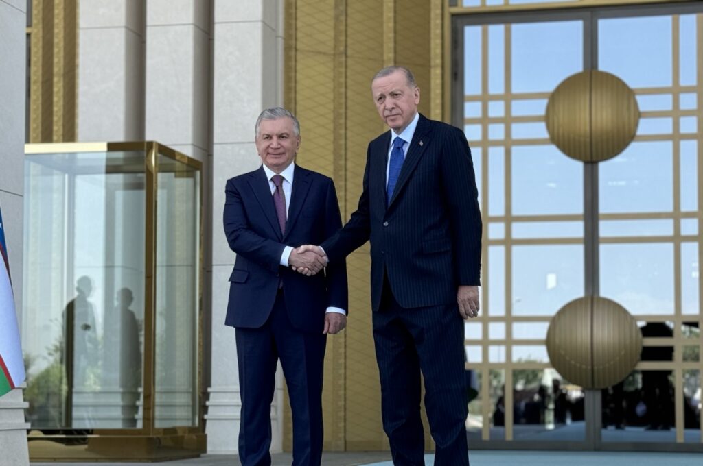 President Recep Tayyip Erdoğan (R) shakes hands with Uzbek President Shavkat Mirziyoyev, Ankara, Türkiye, June 6, 2024. (DHA Photo)