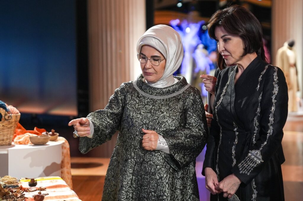 First lady Emine Erdoğan and Uzbekistan's first lady Ziroat Mirziyoyeva attend an exhibition at the Presidential Library in Ankara, June 6, 2024. (AA Photo)