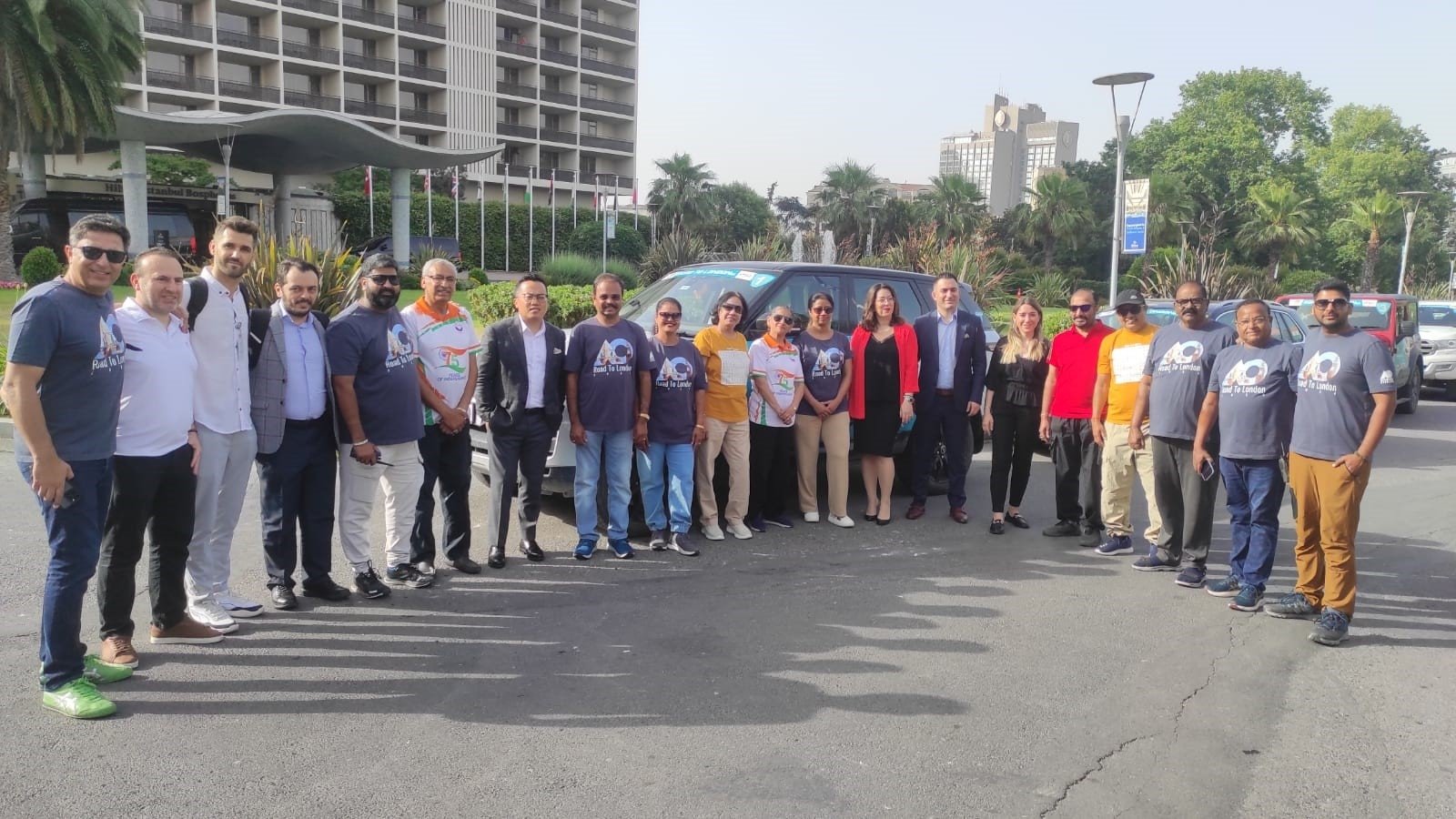 Consul General of India poses with participants of the Road to London initiative in Istanbul, June 11, 2024. (DHA Photo)