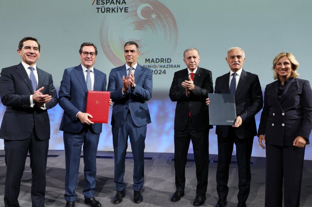 President Recep Tayyip Erdoğan (3rd R) and Spain's Prime Minister Pedro Sanchez (3rd L) attend the Türkiye-Spain Business Forum in Madrid, Spain, June 13, 2024. (AA Photo)