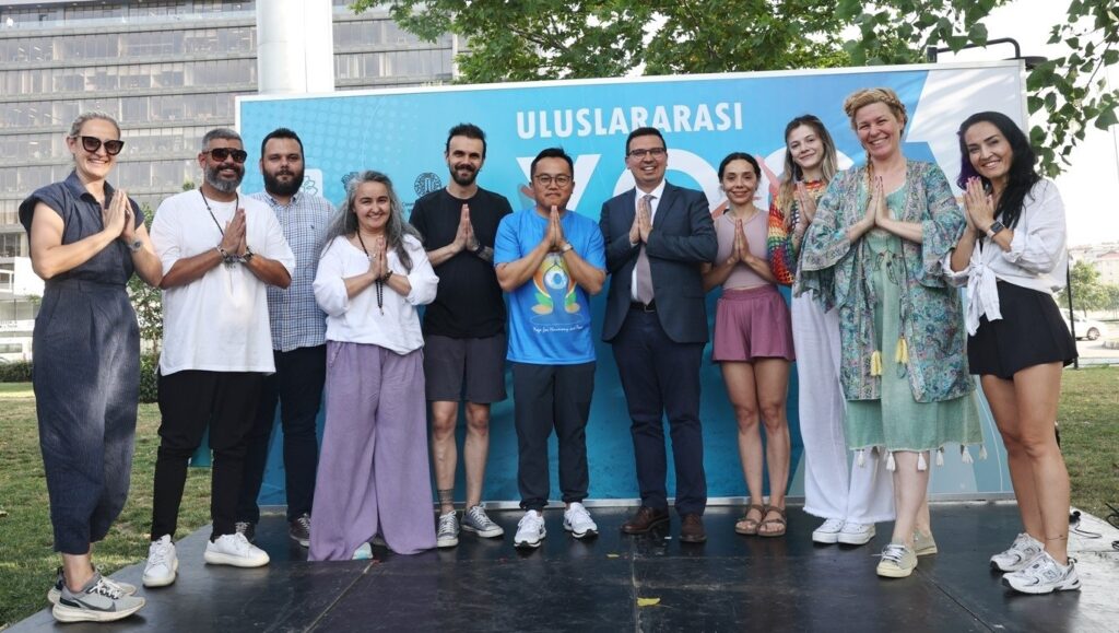 Indian Embassy's yoga event in the Nilüfer district in Bursa, June 13, 2024. (IHA Photo)