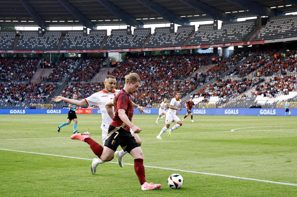 Belgium's midfielder Kevin De Bruyne fights for the ball during the International friendly football match between Belgium and Montenegro at the Baudoin King Stadium in Brussels on June 5, 2024. (AFP File Photo)