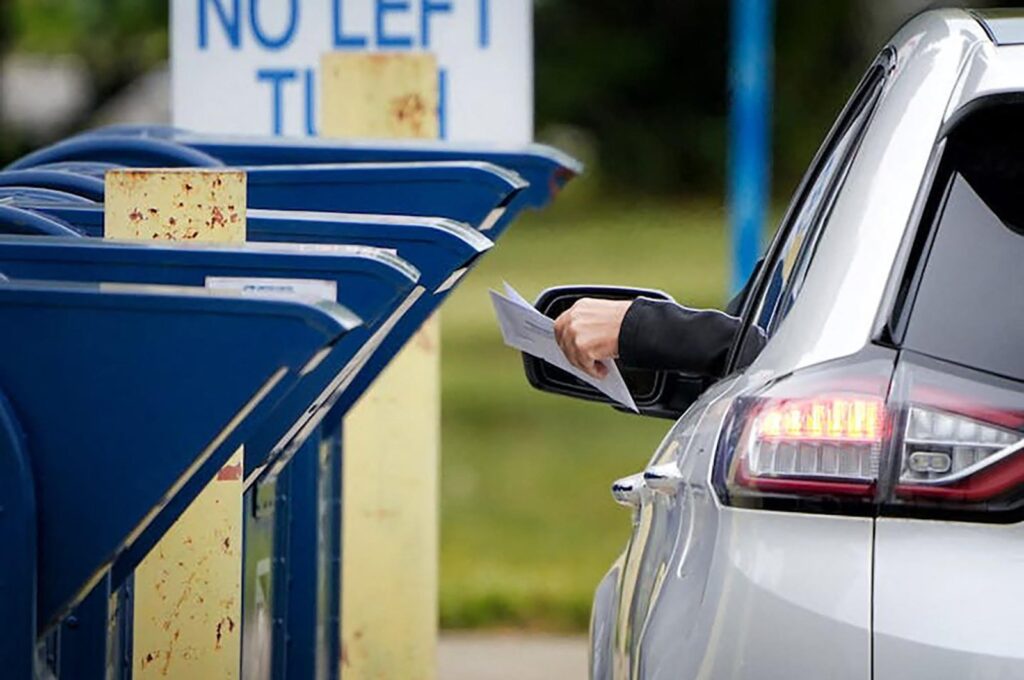 "The concept of postal services has changed significantly, expanding beyond its traditional nature and scope to acquire a dynamic and modern identity." (Reuters Photo)