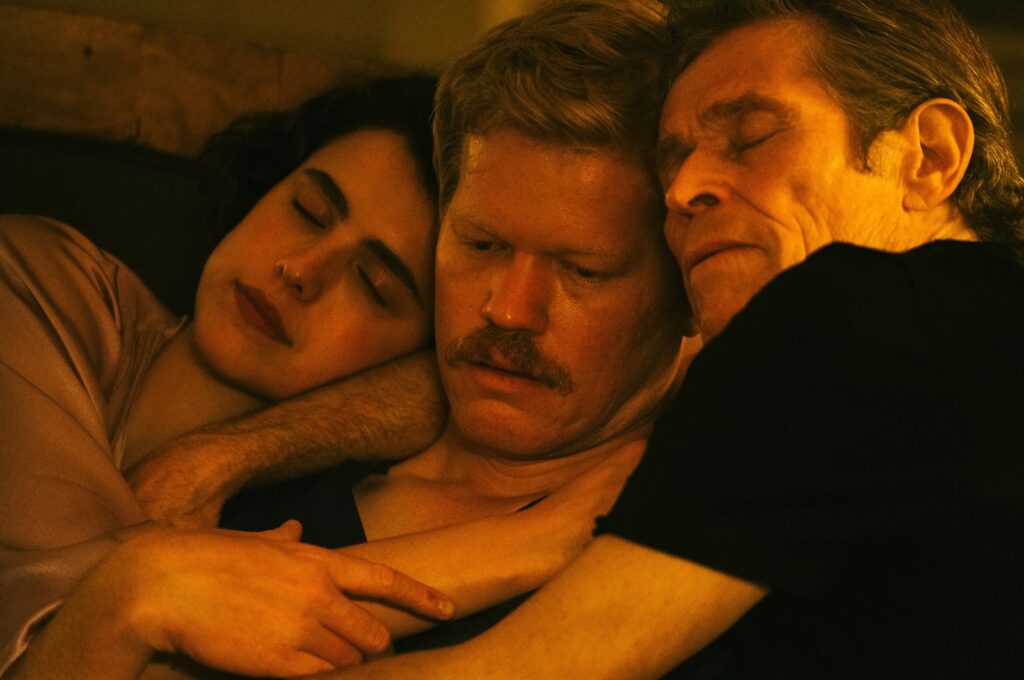 The latest film from Yorgos Lanthimos, the director behind Greece's cult weird cinema, sees Emma Stone, Jesse Plemons and Willem Dafoe thrown into a rather lukewarm pool of satiric ideas. (dpa Photo)