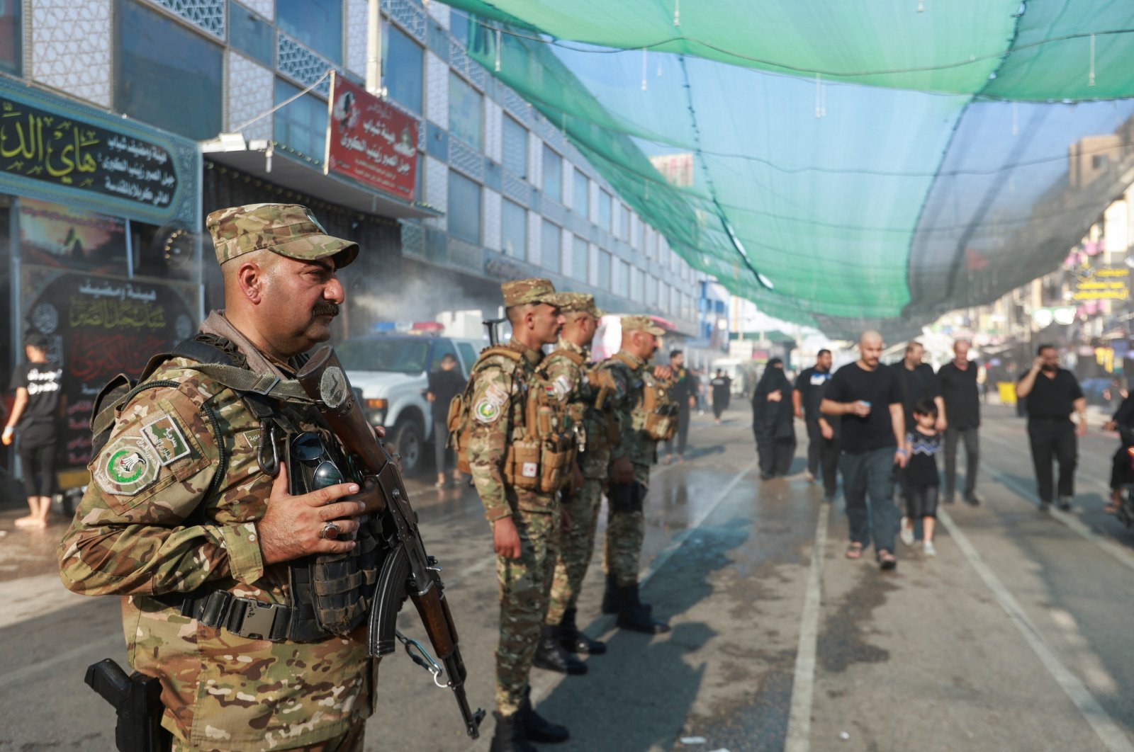 Members of the Iraqi Security Forces stand guard, Karbala, Iraq, July 16, 2024. (Reuters Photo)
