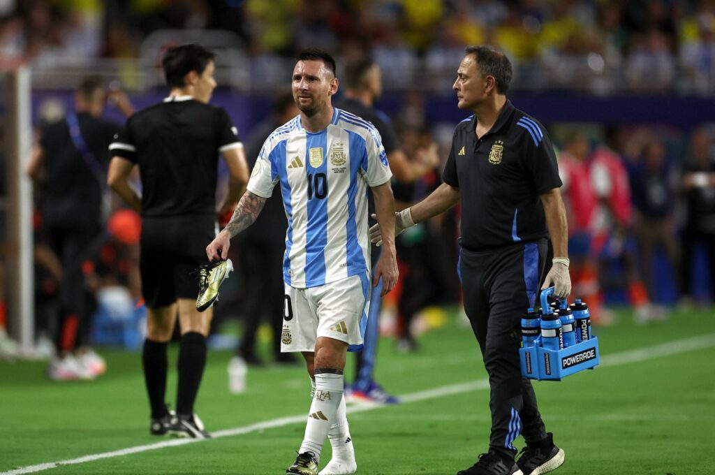 Argentina's Lionel Messi looks dejected after being substituted due to an injury during the Copa America 2024 final against Colombia at the Hard Rock Stadium, Miami, Florida, U.S., July 14, 2024. (Reuters Photo)