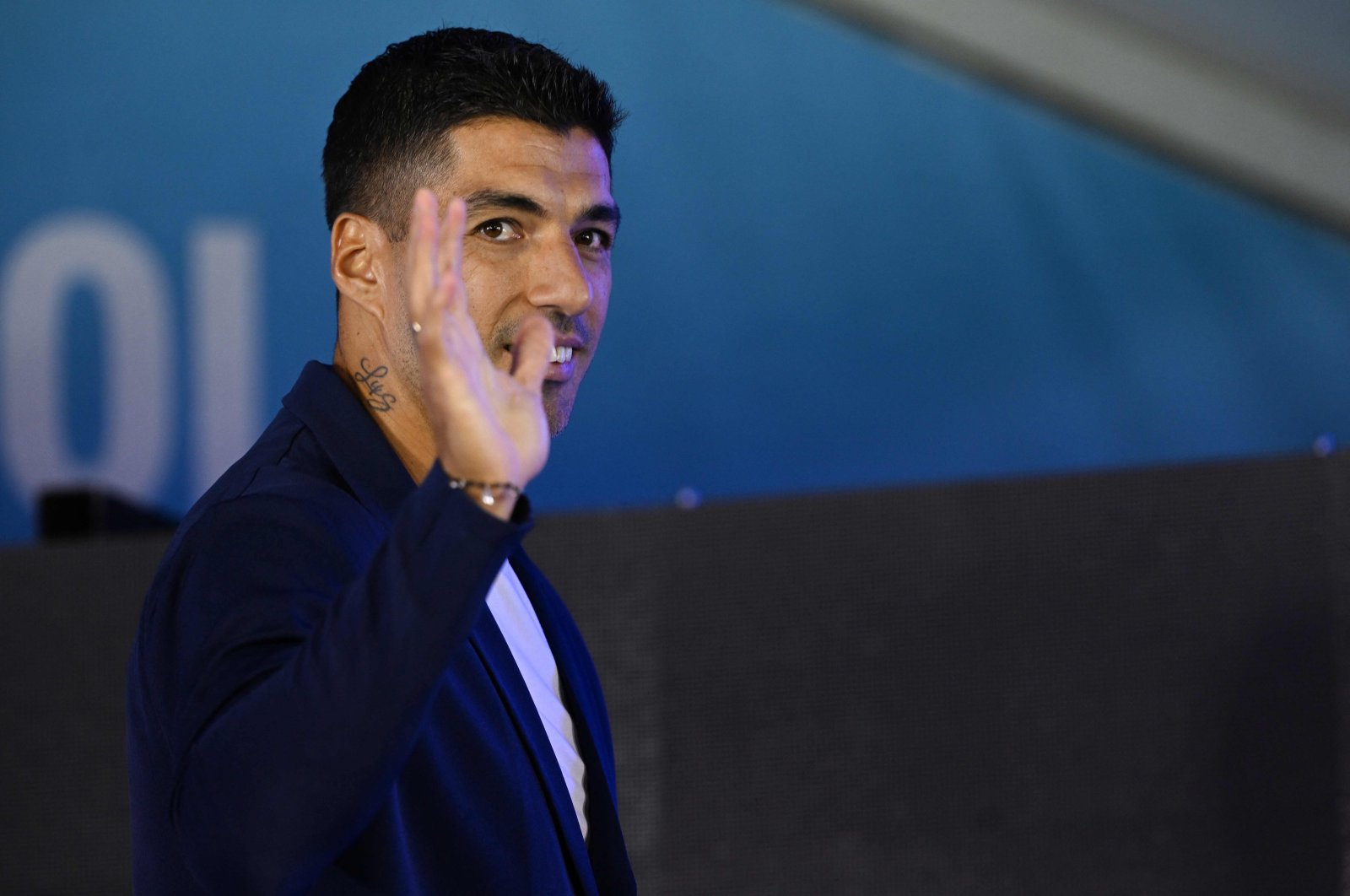 Uruguay's forward Luis Suarez waves goodbye at the end of a press conference at the Centenario Stadium, Montevideo, Uruguay, Sept. 2, 2024. (AFP Photo)