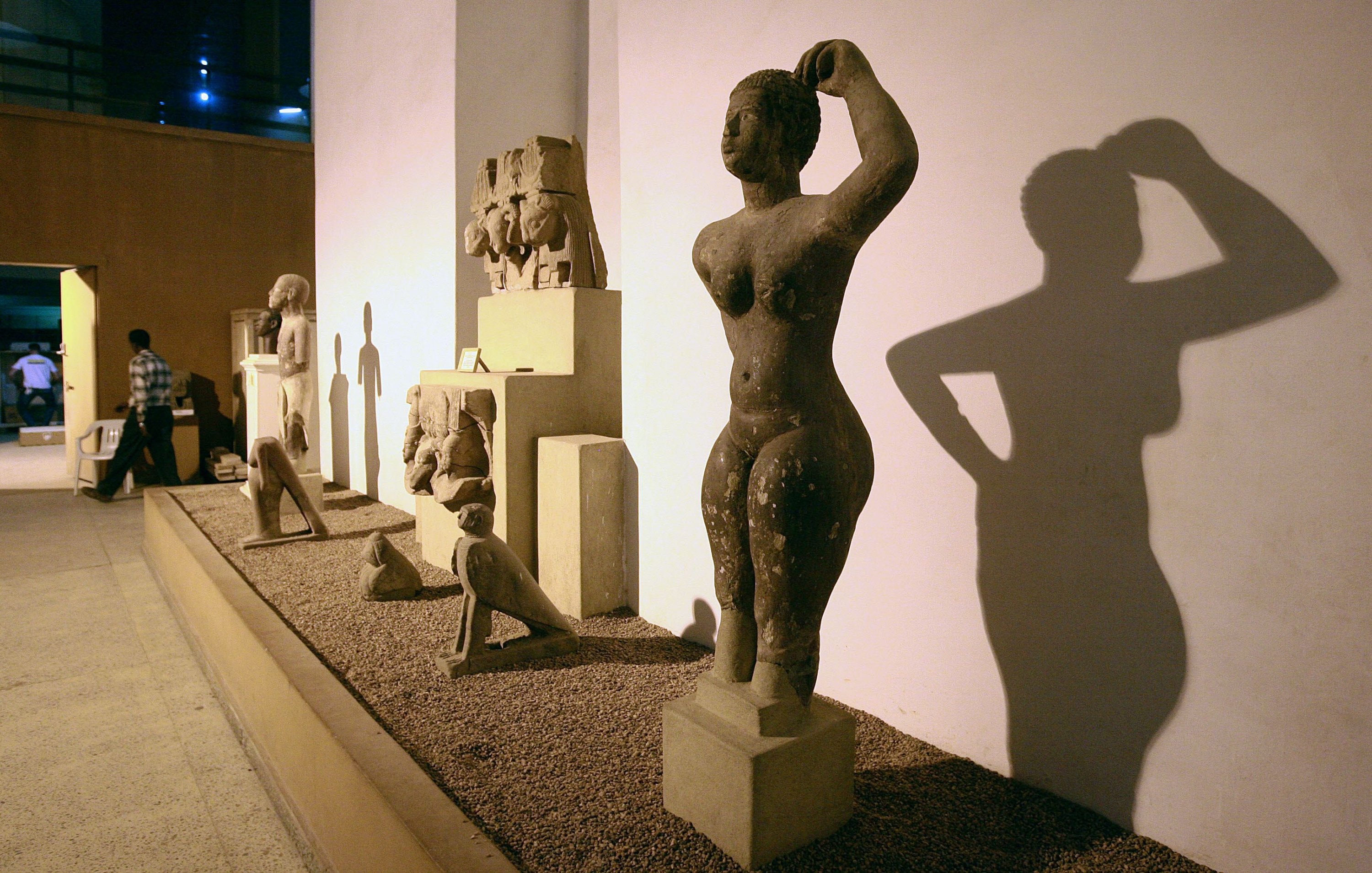 345771 Ancient sculptures are displayed at Sudan national museum in Khartoum, Sudan, June 25, 2008. (AFP Photo)