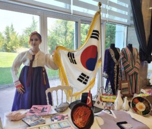 Representatives from South Korea exhibit their culture and traditional outfits at the Autumn Reunion with Culture and Fashion event, Ankara, Türkiye, Sept. 17, 2024. (Photo by Sena Darbaz)