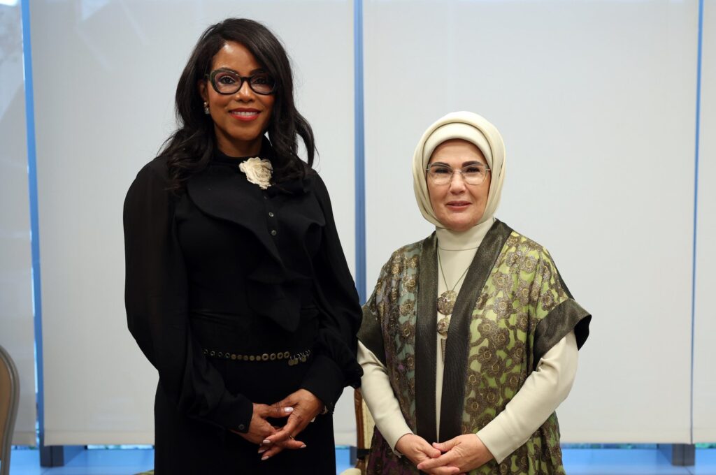 First lady Emine Erdoğan (R) and Ilyasah Shabazz meet at the Turkish House, New York, U.S., Sept. 24, 2024. (AA Photo)