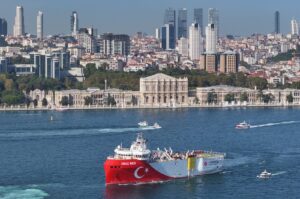 Türkiye's Oruç Reis seismic research vessel, developed with domestic and national facilities, passes through the Bosporus, near Dolmabahçe Palace, Istanbul, Türkiye, Oct. 5, 2024. (AA Photo)
