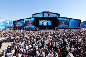 Crowds gather at Teknofest, where 1.1 million visitors attended to celebrate the world's largest aviation festival, Adana, southern Türkiye, Oct. 7. 2024. (İHA Photo)