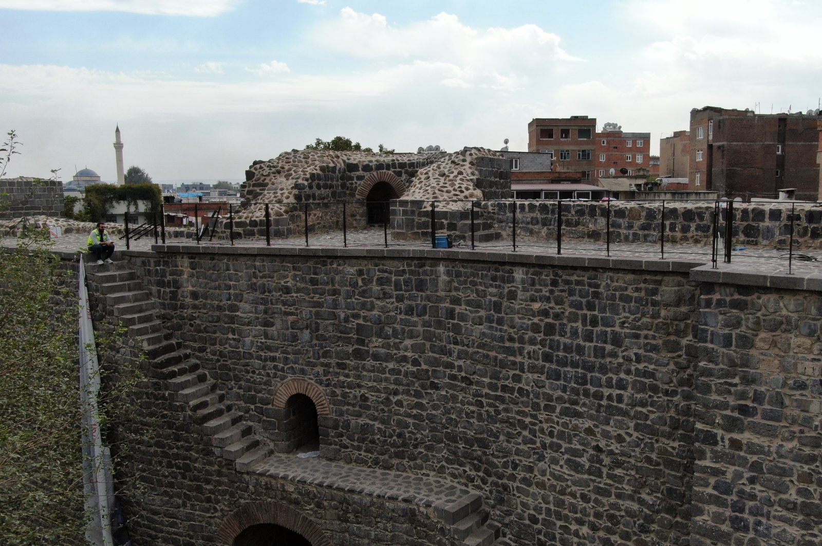 The Diyarbakır Walls feature new railings for visitor safety, Diyarbakır, Türkiye, Oct. 10, 2024. (IHA Photo)