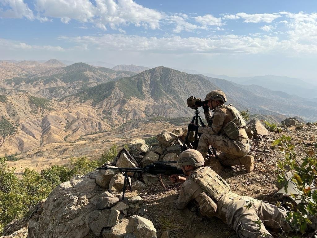 Soldiers are seen during Operation Eren Blockade Autumn Winter-2 Martyr Gendarmerie Specialist Sergeant Ali Şirin in rural Diyarbakır, southeastern Türkiye, Oct. 9, 2022. (AA Photo)