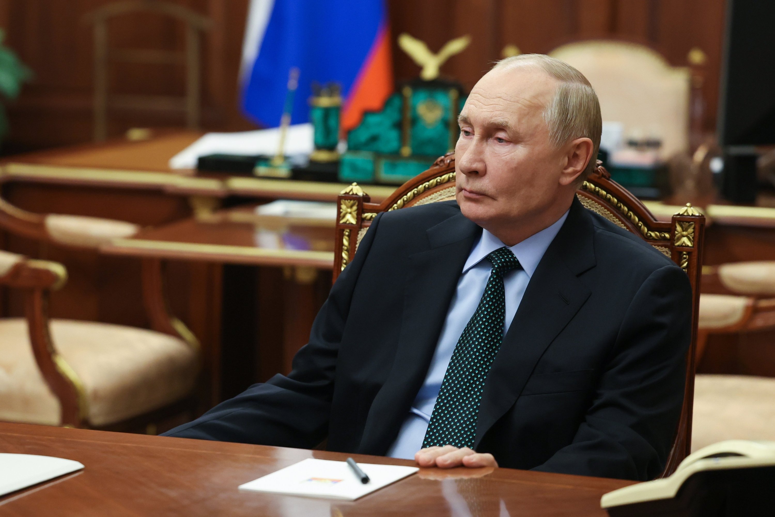 355546 Russian President Vladimir Putin attends a meeting with Yevgeny Balitsky, the Russian-installed Governor of the Zaporizhzhia region, at the Kremlin, Moscow, Russia, Nov. 18, 2024. (EPA Photo)