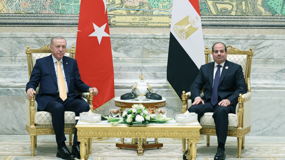 President Recep Tayyip Erdoğan and Abdel Fettah el-Sissi meet in Cairo, Dec. 19, 2024. (AA Photo)