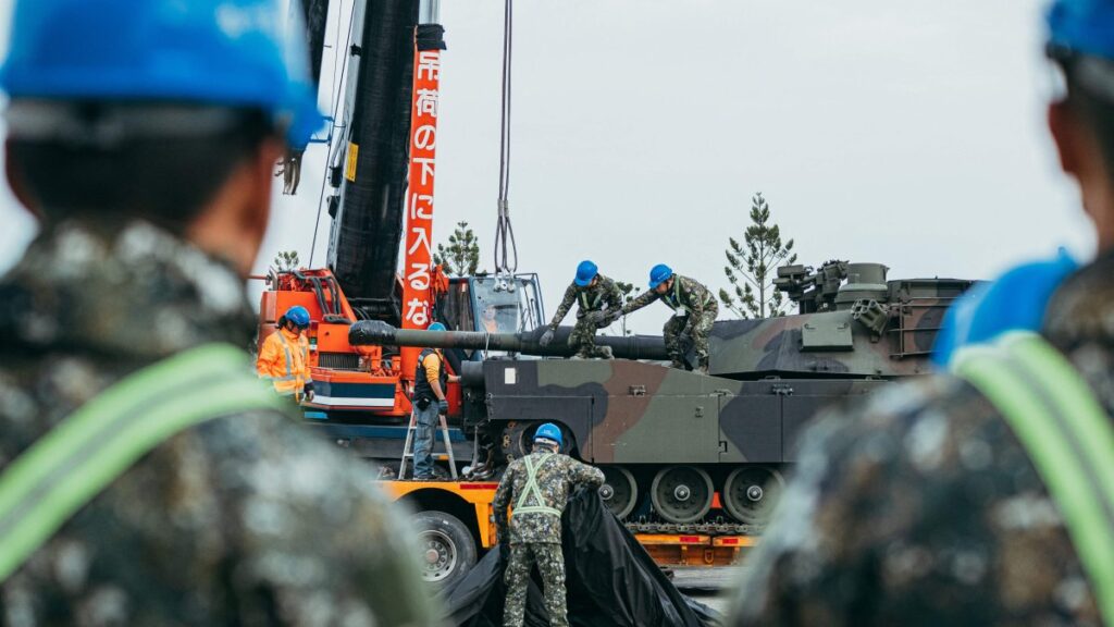 Taiwanese soldiers secure a U.S.-made M1A2 Abrams battle tank onto a trailer at an army training center, in Hsinchu County, Hsinchu, Taiwan, Dec. 16, 2024. (AFP Photo)