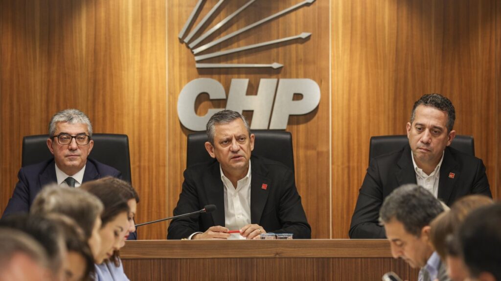 CHP Chair Özgür Özel (C) attends his party's meeting, Istanbul, Türkiye, Jan. 18, 2025. (AA Photo)