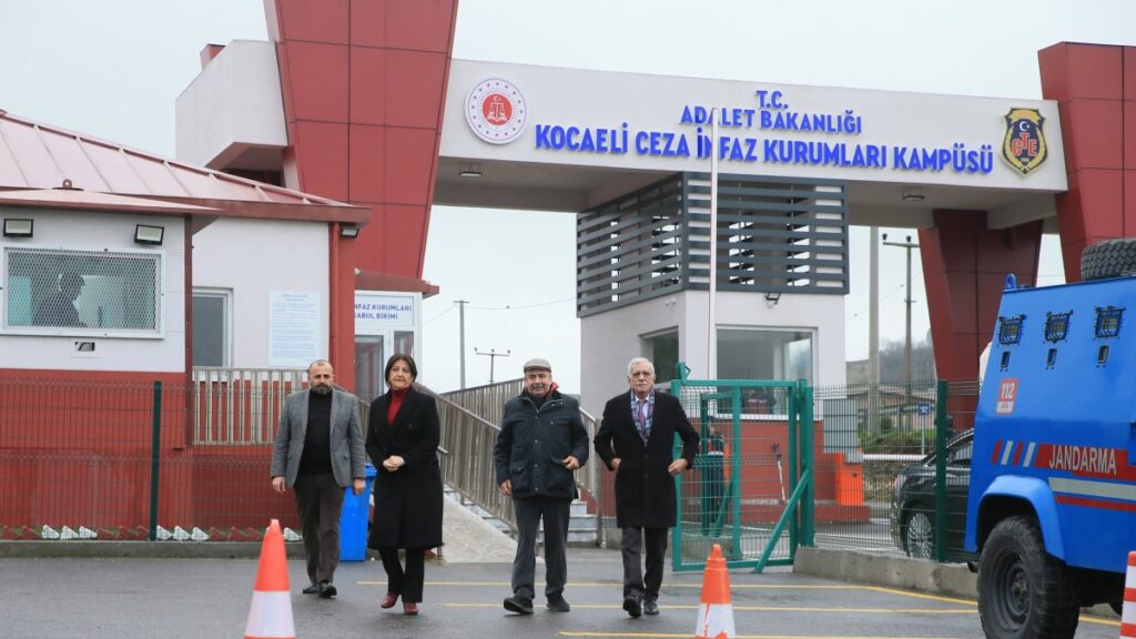 Peoples’ Equality and Democracy Party (DEM) lawmakers Sırrı Süreyya Önder (C) and Pervin Buldan (2nd L) leave Kocaeli prison after their visit to jailed Peoples’ Democratic Party (HDP) co-Chair Figen Yüksekdağ, Kocaeli, Türkiye, Jan. 12, 2025. (AA Photo)