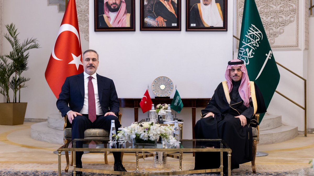 Foreign Minister Hakan Fidan (L) and Saudi Foreign Minister Faisal bin Farhan Al Saud meet in the capital, Riyadh, Saudi Arabia, Jan. 28, 2025. (AA Photo)