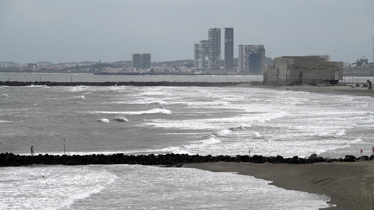 Waves crash on the shore of the Gulf of Mexico, after newly sworn-in U.S. President Donald Trump signed an executive order to change the name of the Gulf of Mexico to the Gulf of America, in Boca del Rio, Veracruz state, Mexico, Jan. 21, 2025. (Reuters Photo)