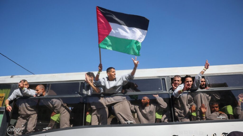 Palestinians who were imprisoned by Israel arrive on buses to the European hospital in Khan Younis, southern Gaza, Feb. 1, 2025. (AFP Photo)