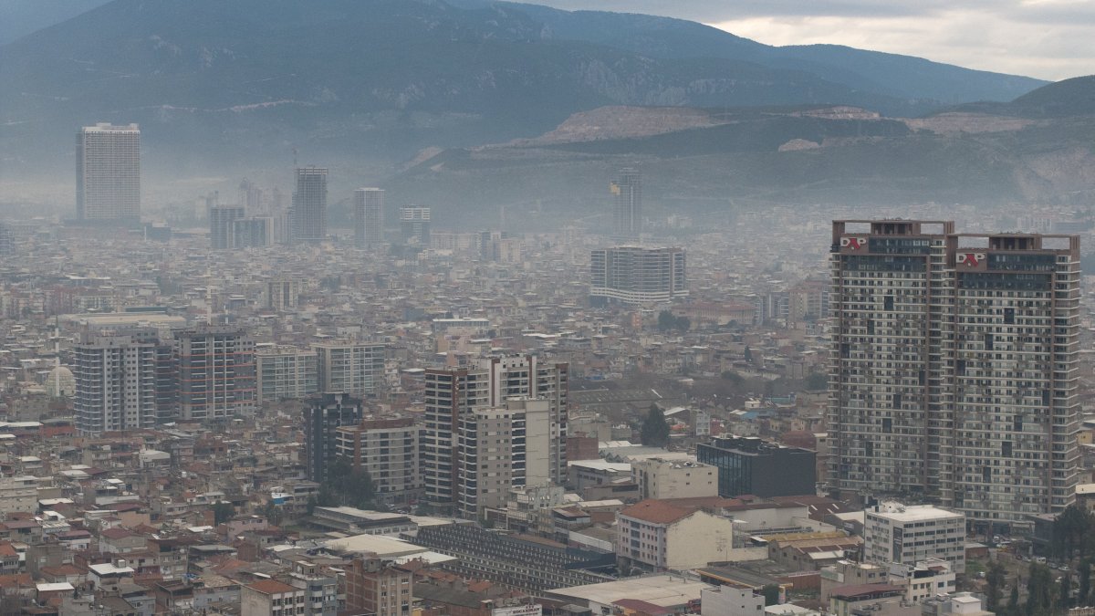 Aerial view of Izmir showing the haze of pollution hanging over the city, caused by industrial emissions, Türkiye, Feb. 2, 2024. (AA Photo)