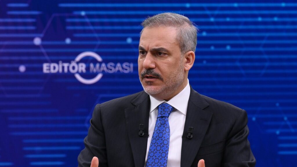 Foreign Minister Hakan Fidan speaks at the Anadolu Agency (AA) Editor's Desk, Feb. 5, 2025. (AA Photo)