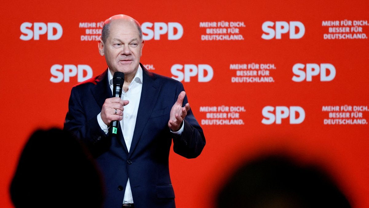 German Chancellor Olaf Scholz of the Social Democratic Party (SPD) speaks during his election campaign rally, Wiesbaden, Germany, Jan. 25, 2025. (Reuters Photo)