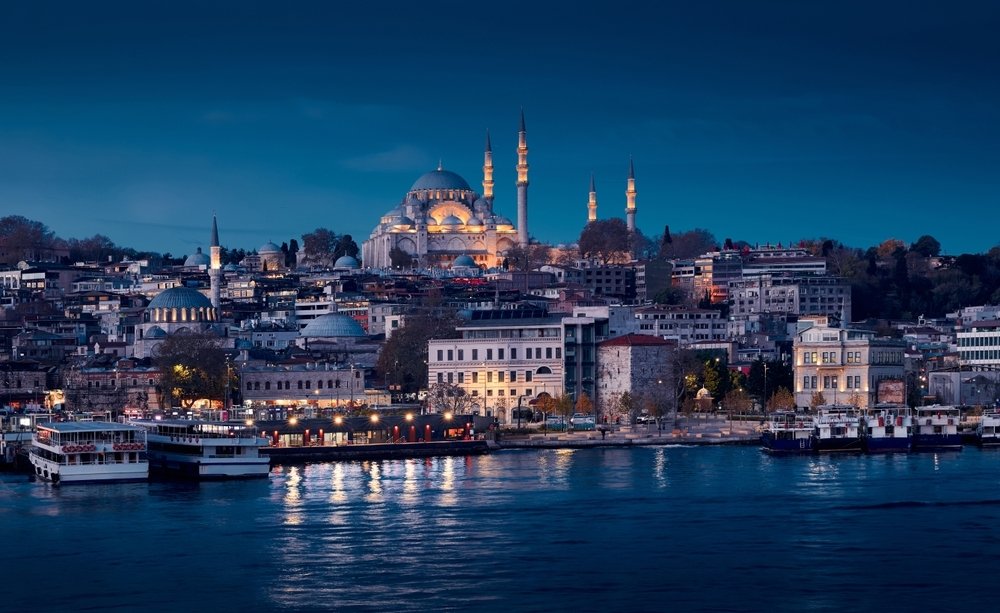 Süleymaniye Mosque is among the places where worshippers spend Mid-Shaban, Istanbul, Türkiye. (Shutterstock Photo)