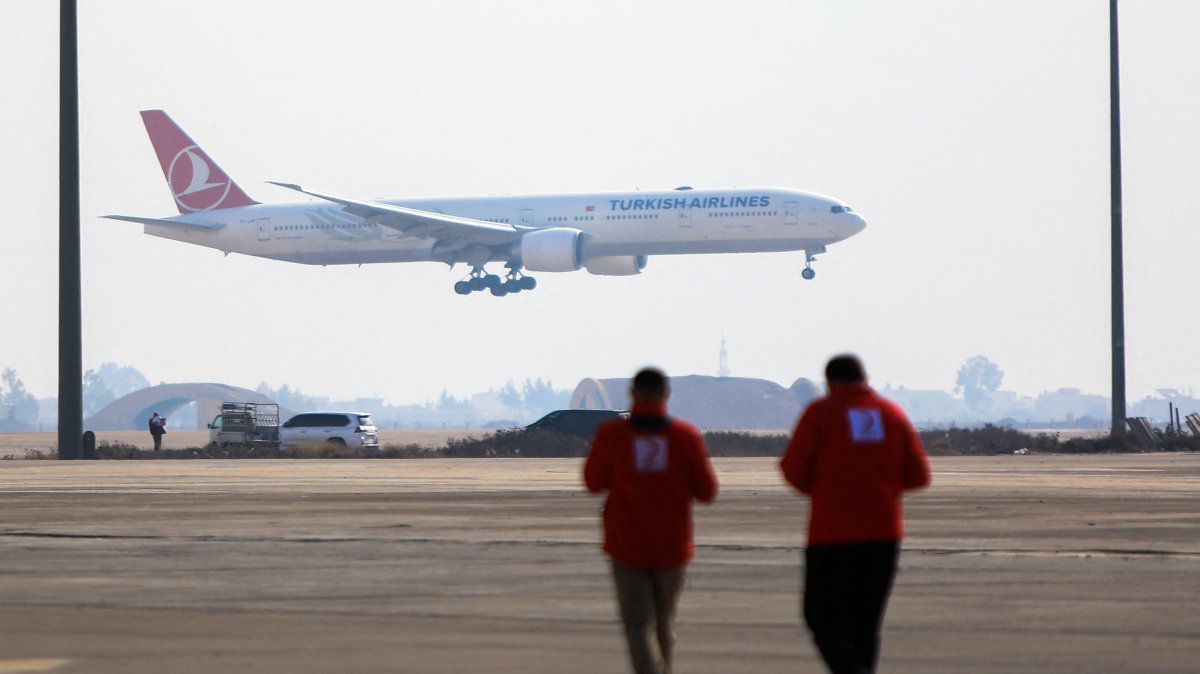 A Turkish Airlines (THY) aircraft lands at the Damascus International Airport, Damascus, Syria, Jan. 23, 2025. (AFP Photo)