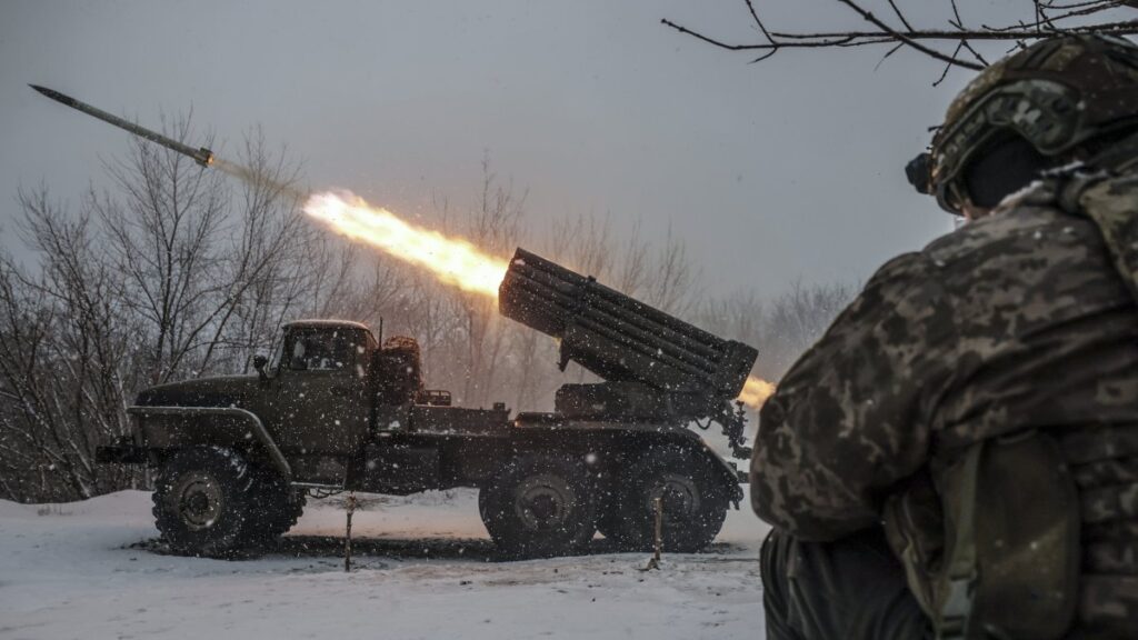 Ukrainian servicemen fire an MRLS BM-21 "Grad" toward Russian army positions near Chasiv Yar, Donetsk region, Ukraine, Feb. 16, 2025. (EPA Photo)
