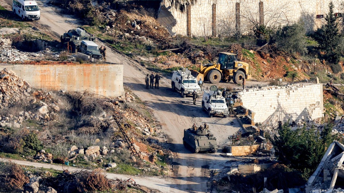 Vehicles of the U.N. Interim Force in Lebanon (UNIFIL) and the Lebanese Army deploying in Odaisseh, Lebanon, Feb. 18, 2025. (AFP Photo)