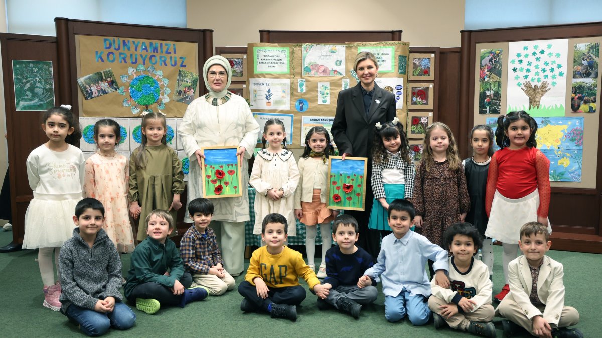 First lady Emine Erdoğan and her Ukrainian counterpart Olena Zelenska visit orphaned Ukrainian children in Ankara, Feb. 18, 2025. (DHA Photo)