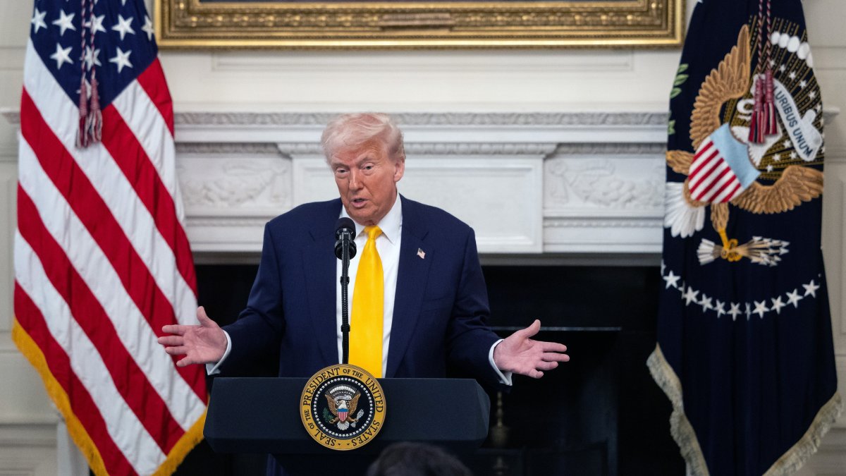 U.S. President Donald Trump delivers remarks during a working session with governors in the State Dining Room at the White House in Washington, D.C., Feb. 21, 2025. (EPA Photo)