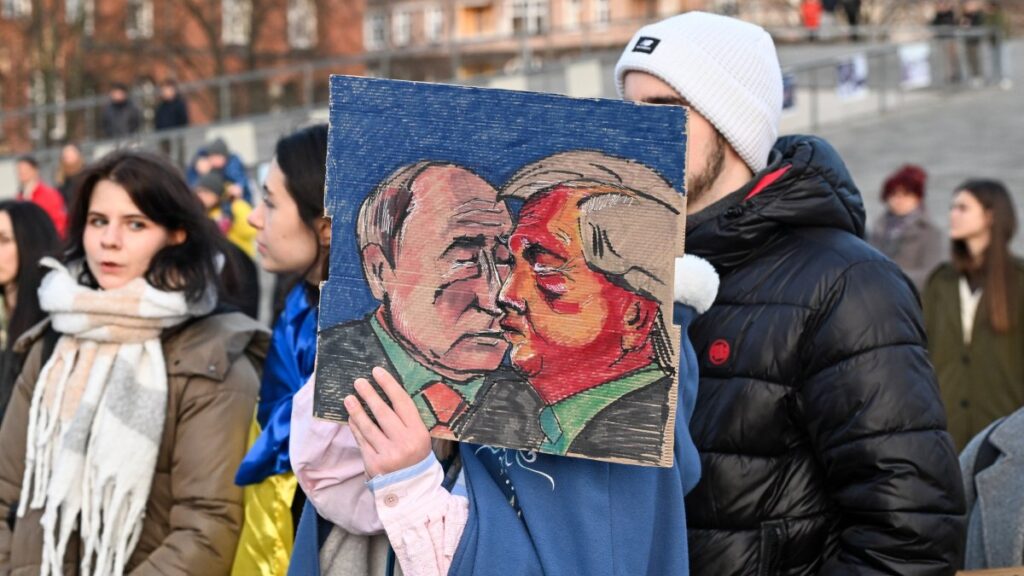 Participants of a demonstration under the slogan "3 years in defense of Ukraine and Europe" at Solidarity Square, Szczecin, Poland, Feb. 23, 2025. (EPA Photo)