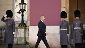 Foreign Minister Hakan Fidan is seen entering Lancaster House, London, U.K., March 2, 2025 (AA Photo)