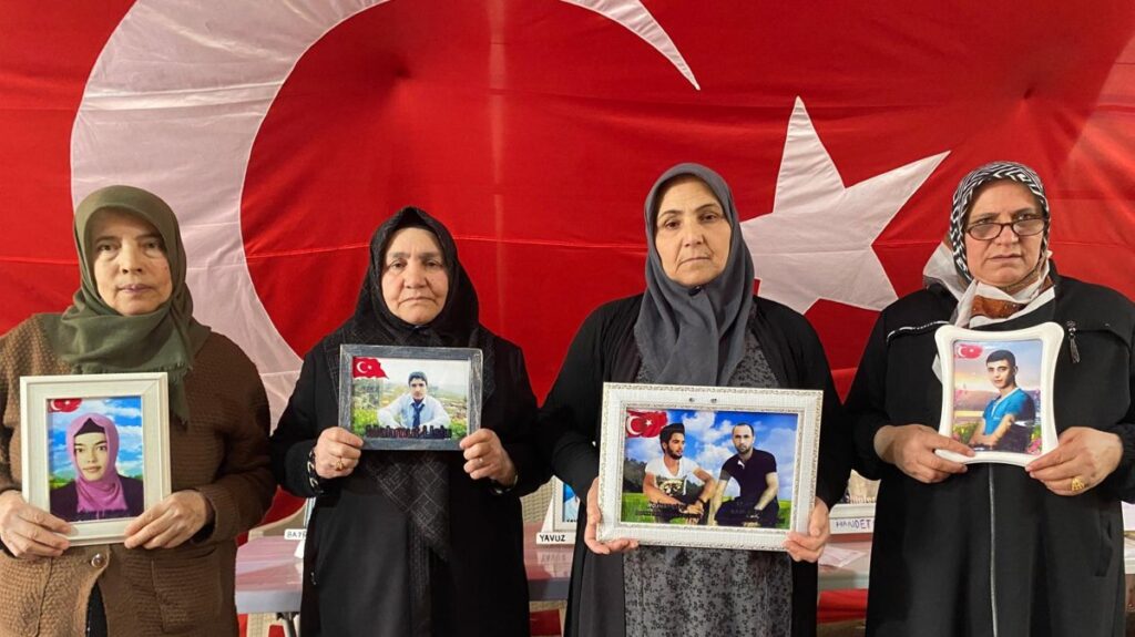 Families protest against the PKK in front of the Peoples’ Democratic Party (HDP) headquarters, southeastern Diyarbakır province, Türkiye, March 2, 2025. (AA Photo)