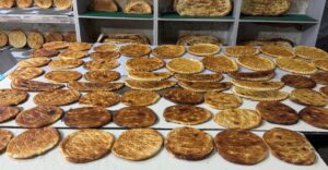 Van pastry, a traditional treat from eastern Türkiye, is prepared fresh for sahur, Hakkari, Türkiye, March 3, 2025. (IHA Photo)