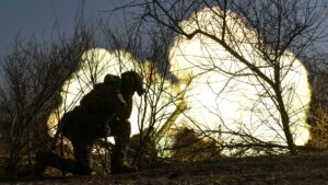 Ukrainian soldiers fire a D-30 howitzer toward Russian troops on a front line, in Zaporizhzhia region, Ukraine, March 7, 2025. (Reuters Photo)