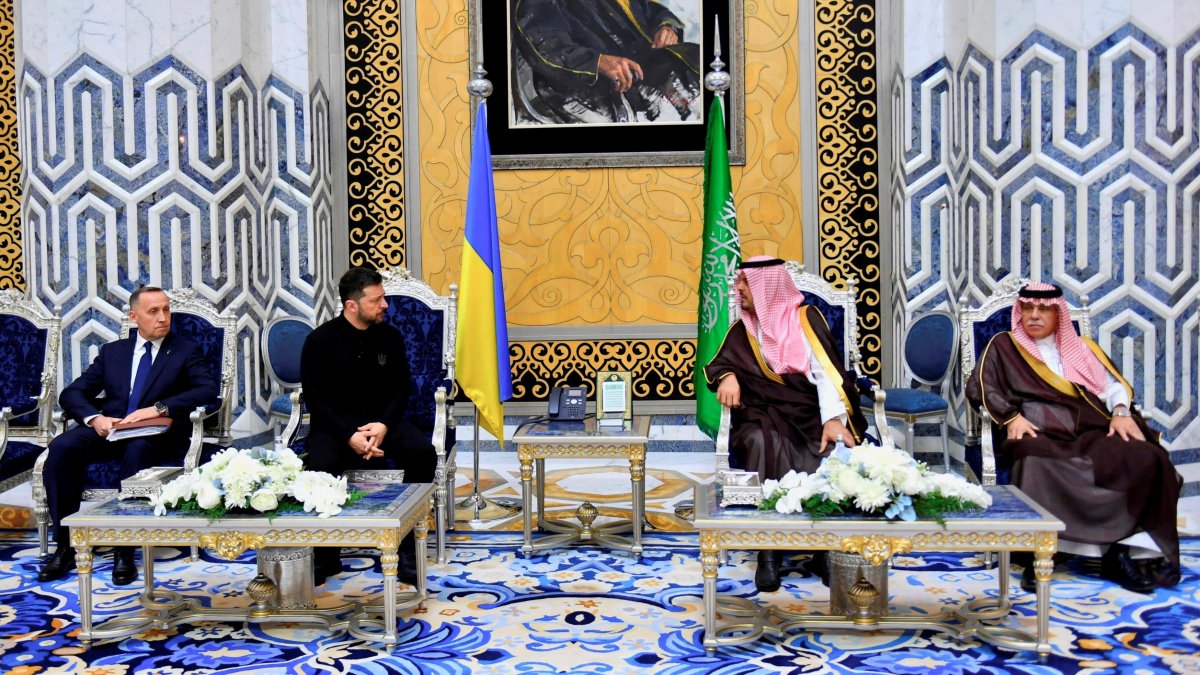 Deputy Governor of the Holy City of Mecca Prince Saud bin Mishaal bin Abdulaziz meets Ukrainian President Volodymyr Zelenskyy during his visit to Jeddah, Saudi Arabia, March 10, 2025. (Saudi Press Agency/Handout via Reuters)