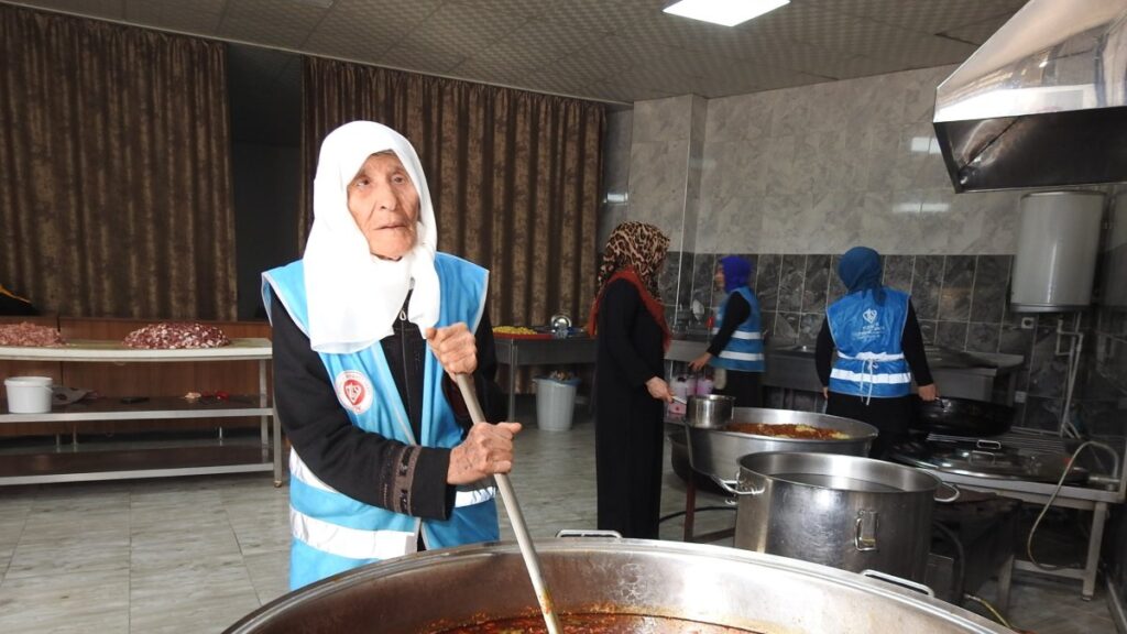 Nazife Doğan prepares meals for those in need at a mosque soup kitchen in Gaziantep, Türkiye, March 12, 2025. (IHA Photo)