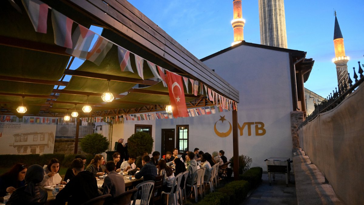 Students gather for iftar, sharing a meal during Ramadan in Edirne, Türkiye, March 7, 2025. (AA Photo)