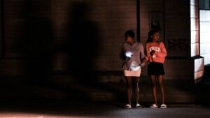 Cubans stand on a corner during a general blackout in Havana, Cuba, March 14, 2025. (AFP Photo)
