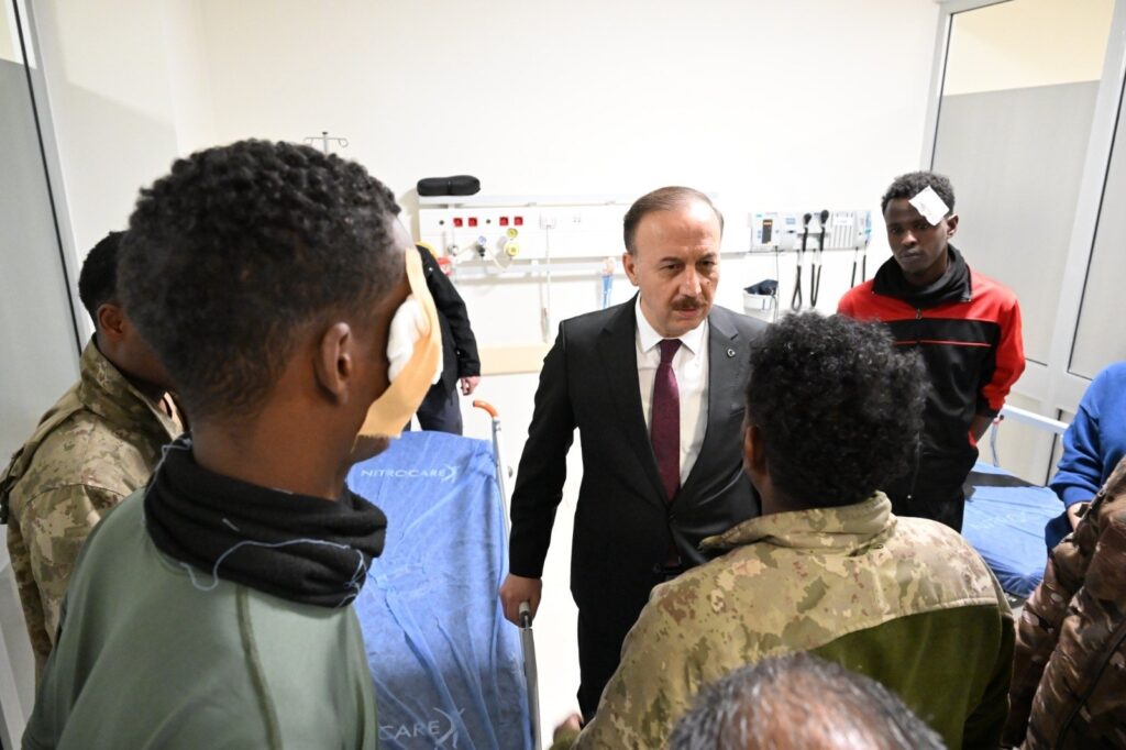 Isparta Governor Abdullah Erin visits the injured soldiers at Süleyman Demirel University Training and Research Hospital, Isparta, central Türkiye, March 18, 2025. (IHA Photo)