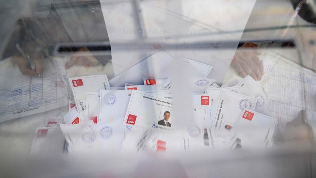 Ballot papers for the only candidate, Ekrem Imamoğlu, fill a ballot box at a polling station, Istanbul, Türkiye, March 23, 2025. (AFP Photo)