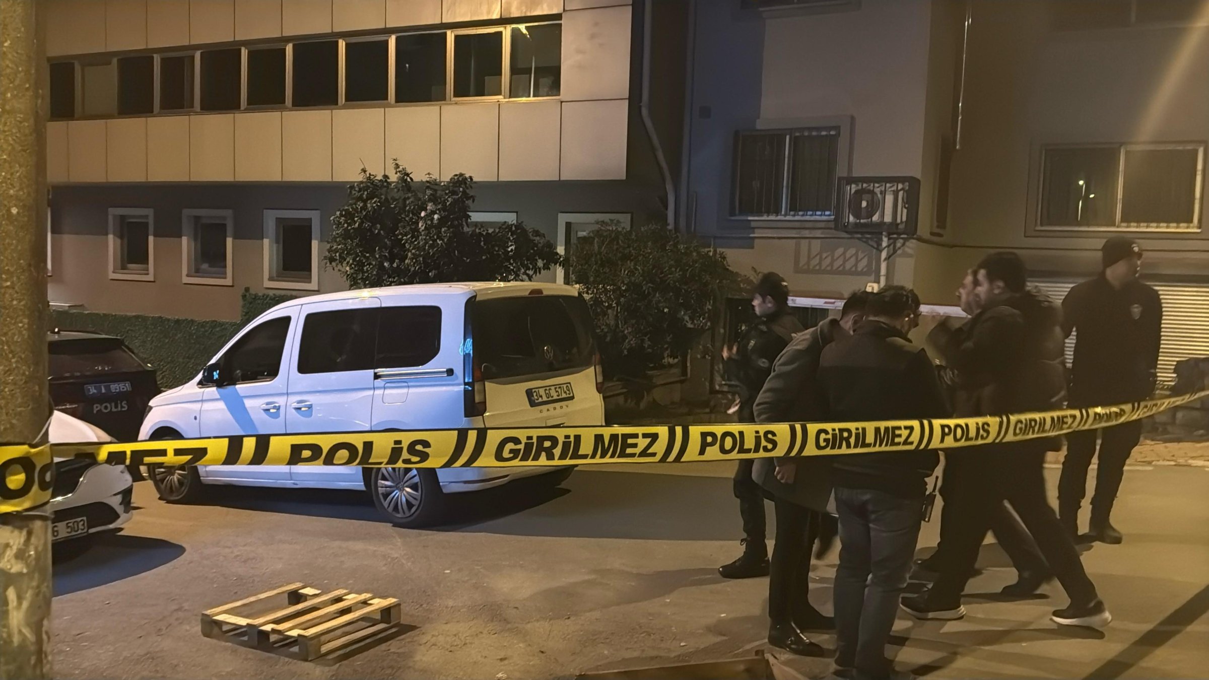 The scene outside Iraq's Consulate General following an armed attack, Istanbul, Türkiye, March 21, 2025. (DHA Photo)